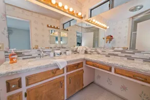 Avalon Retreat - A well-furnished cabin with a pool table and a Hot Tub! - Image 4