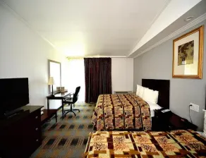 COURTYARD ROOM, 2 QUEEN BEDS WITH RIVER-VIEW - Image 4