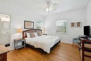 Walk to beach, screened porch, single level, updated kitchen and baths! - Image 5