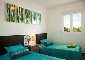 Neue zeitgenössische Villa, privater Pool, Klimaanlage, WLAN, Freeview und Ruhe! - Image 2