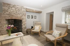 In peaceful rural location within walking distance of  lovely pub, near Bath. - Image 3