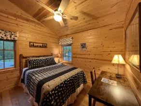 Luxurious Eagle Ridge Log Home Newfound Lake - Image 5