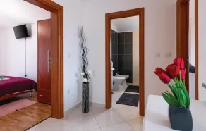 Nice Home In Krvavici - Image 2