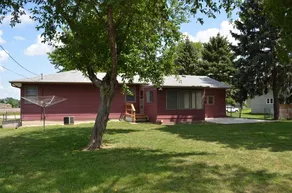 Maroon 5 Private home in quiet neighborhood - Image 5