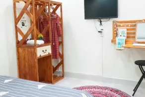 202*Lovely room with desk friendly - Image 4