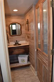 WHEATLAND INN, Farmhouse for adventure/relaxation Sleeps 10. 3 bedrooms, 3 baths - Image 3
