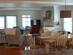 10 Acre 3 BR Waterfront Retreat on Thicket Creek has dock & neighborhood beach - Image 5
