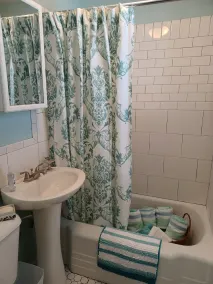 Beautiful Private Suites at Sisley Inn-10 Minutes to Downtown! - Image 2