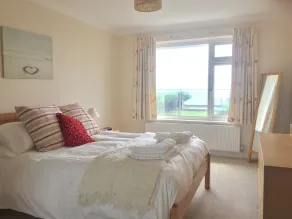 Step onto the Beach at 7 Aldwick Avenue - Image 3