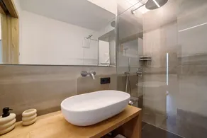 Apartamento 'Lagrein' com vista para a montanha, terraço privado e Wi-Fi - Image 3