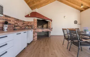 Gorgeous home in Galovac - Image 2