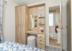 2 bedroom accommodation in Axminster - Image 4