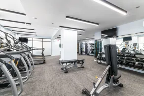 Cozy Loop 1BR w/ Deck, Gym, W/D, nr. West Loop & the L, by Blueground - Image 4
