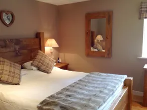 Luxury apartment nr Wells in a peaceful rural edge-of-village location - Image 4