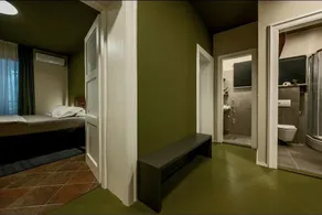 Green, Deluxe Two Bedroom Suite - Image 5