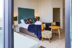 Seaview Enchanting Double Room - Image 5