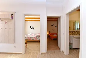 Holiday home with air conditioning - Image 5