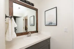 King Bed - Pet Friendly - EV Charger - Emersen’s Place - Image 2