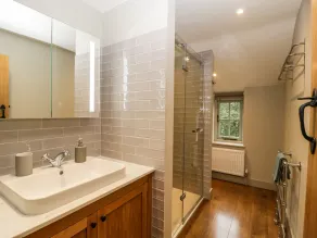 Hillside Cottage - Image 3