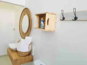 Contemporary 2 bed in Suburbs - 2080 - Image 3
