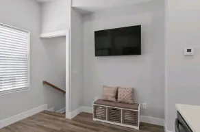 One Of A Kind townhouse with mountainline views of the city - Image 2