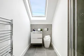Lacon House 2-Bedroom Penthouse - Image 3