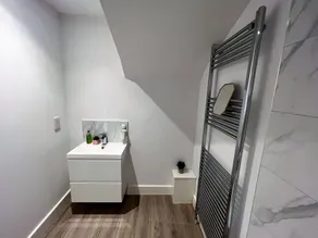 4 The Bayhouse - Image 4