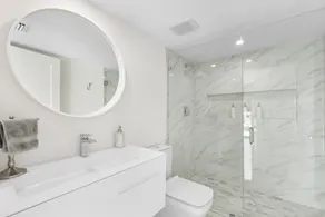 Newly Remodeled Waterfront Luxury Home - Image 4