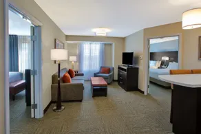 Spacious 2BR Suite w/ Dining Area & Breakfast - Image 4