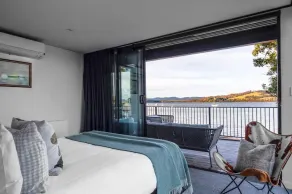 Deviot Boat House - romantic, absolute waterfront - Image 4