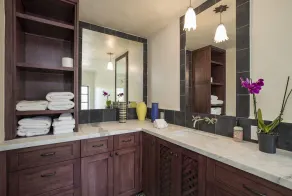 Luxe vivant au coeur du centre-ville! 2 BR / 2. 5 BA ensoleillé, unité face à la montagne offre des vues à couper le souffle - Image 5