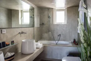 Beachfront Glaros 3 bedroom villa with outside jacuzzi - Image 3