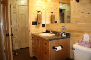 Smuk Birchwood Lakeside Cabin Get-away; Fantastisk fiskeri og fantastiske solnedgange! - Image 4
