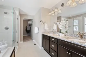 Comfortable Beds, Fastest Wifi, Hot Tub Spa  - Image 4