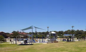 Cottage by the Sea Mandurah, Comfortable, Family, Doggy Friendly, Location plus. - Image 2