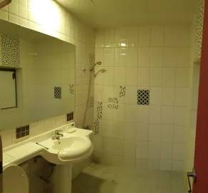 Romance Motel - Image 4