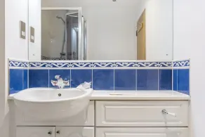 GuestReady - Relaxing Ensuite Room with Balcony - Image 5
