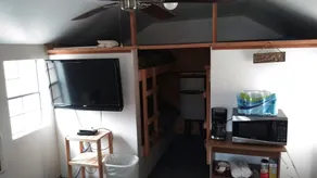 Cute cozy cabin - Image 4