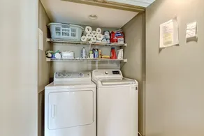 Upscale,  newly furnished, single level end unit, with 180 degree view - Image 2