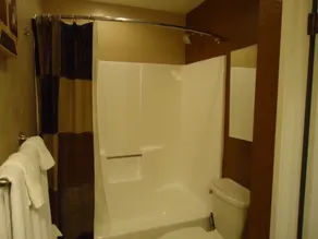 Magnifique condo avec vue sur la montagne et jardins luxuriants. Près des principales attractions. - Image 3