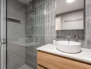 Three Bedroom Oceanfront on Marine Parade - Image 4