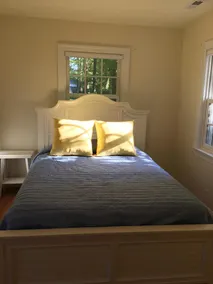 The Old Town Cottage: Peaceful Getaway In Historic Old Town Warrenton - Image 4
