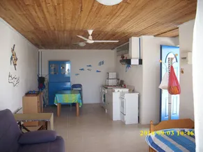 Apartment with swimming pool and beaches 8 mns away - Image 4
