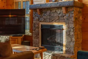 Familienfreundliche Hütte mit Whirlpool, Angelteich & Spielzimmer 45 Min. bis Asheville - Image 2