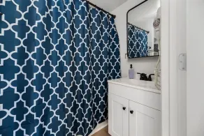 Charming cottage north of Gastonia — stylish, comfy retreat near local amenities - Image 3