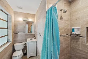 ★ cute 🏠! heated salt water pool! 6 miles to Madeira Beach ★ - Image 2