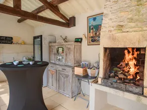 Beautiful holiday home with a shared pool - Image 3