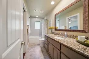 Community Pool, Fishing Ponds, Hot Tub, 2 King 2 Queen+Beds SINGLE STORY - Image 4