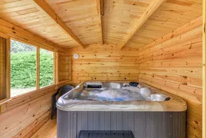 Tegn sommerhus med opvarmet pool, i en vingård 30 minutter fra havet. - Image 2