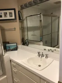 Beautiful Hilltop Home! Conveniently located near Cherry Creek. Family Friendly! - Image 4